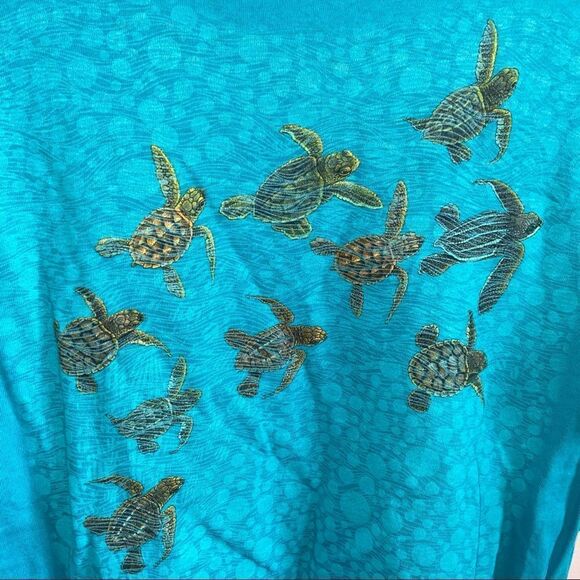 Sea turtle Graphic T-shirt - Picture 4 of 7